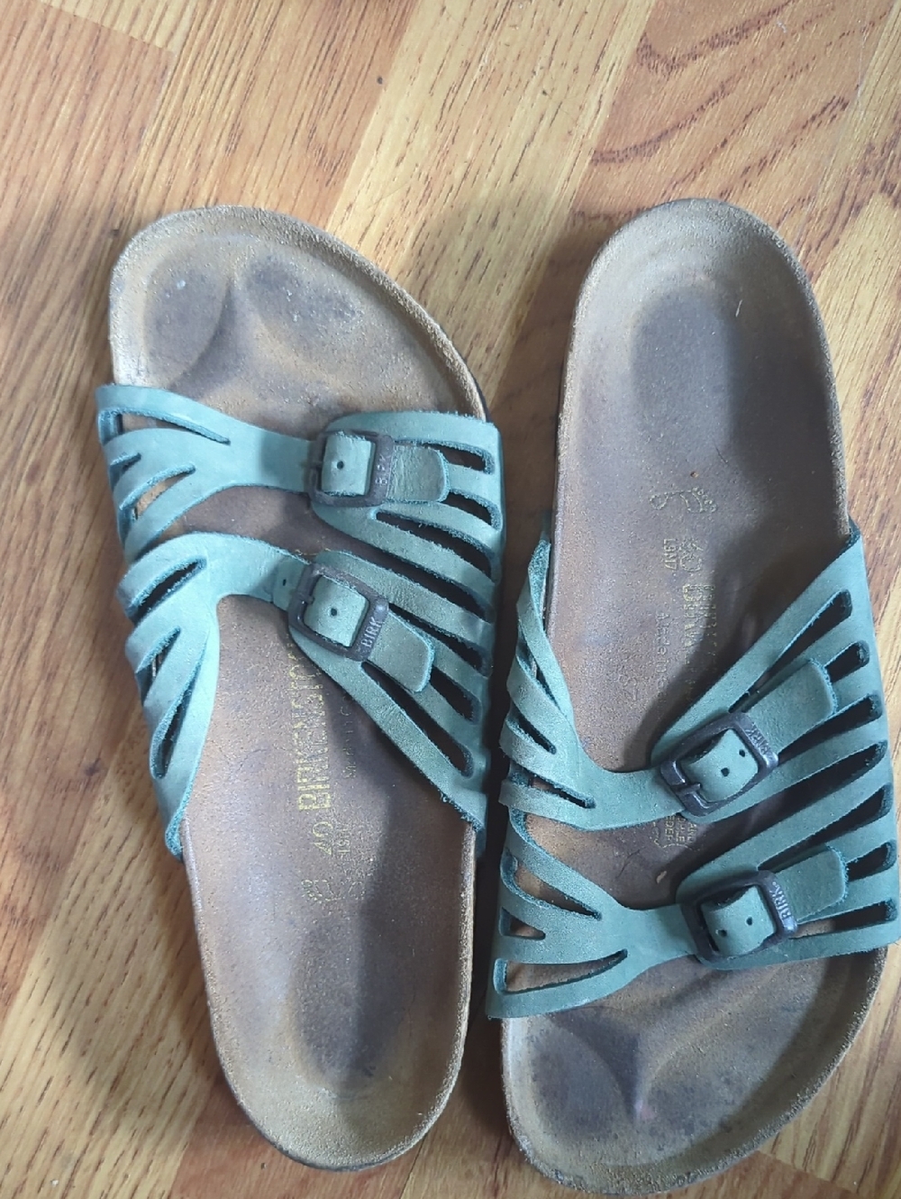 Birkenstock 40 Women’s Green Strappy Buckle Slide Sandals